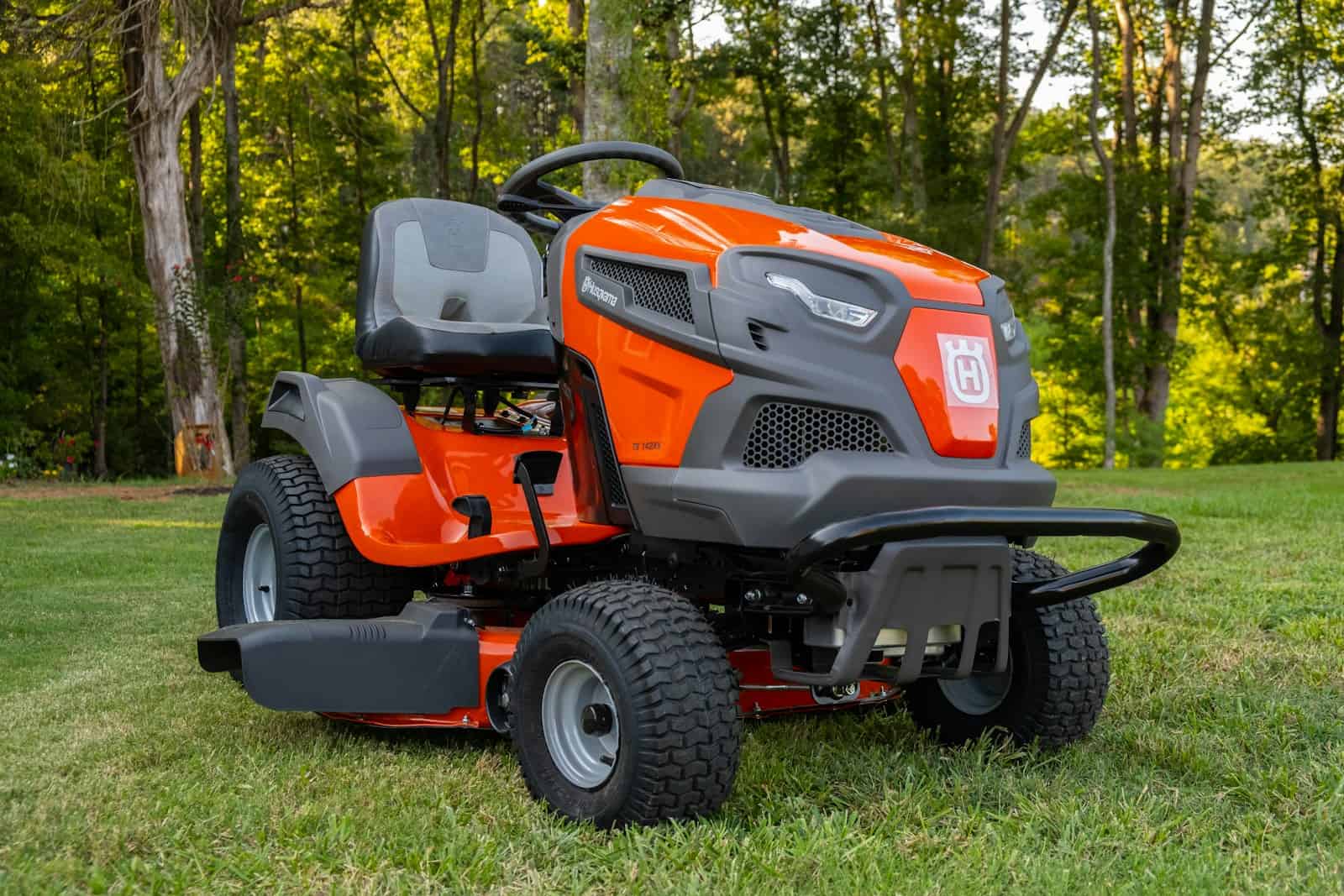 The Ultimate Guide to Zero Turn Mowers: New, Used, and Commercial Options